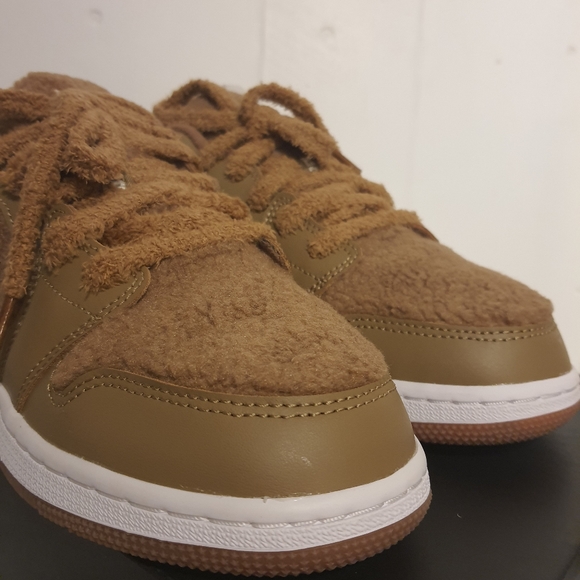 Jordan 1 low Teddy Bear 6.5Y/ 8 Womens - Picture 7 of 9